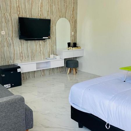 Urbanview Hotel Nimara Ngawi By Reddoorz Eksteriør billede