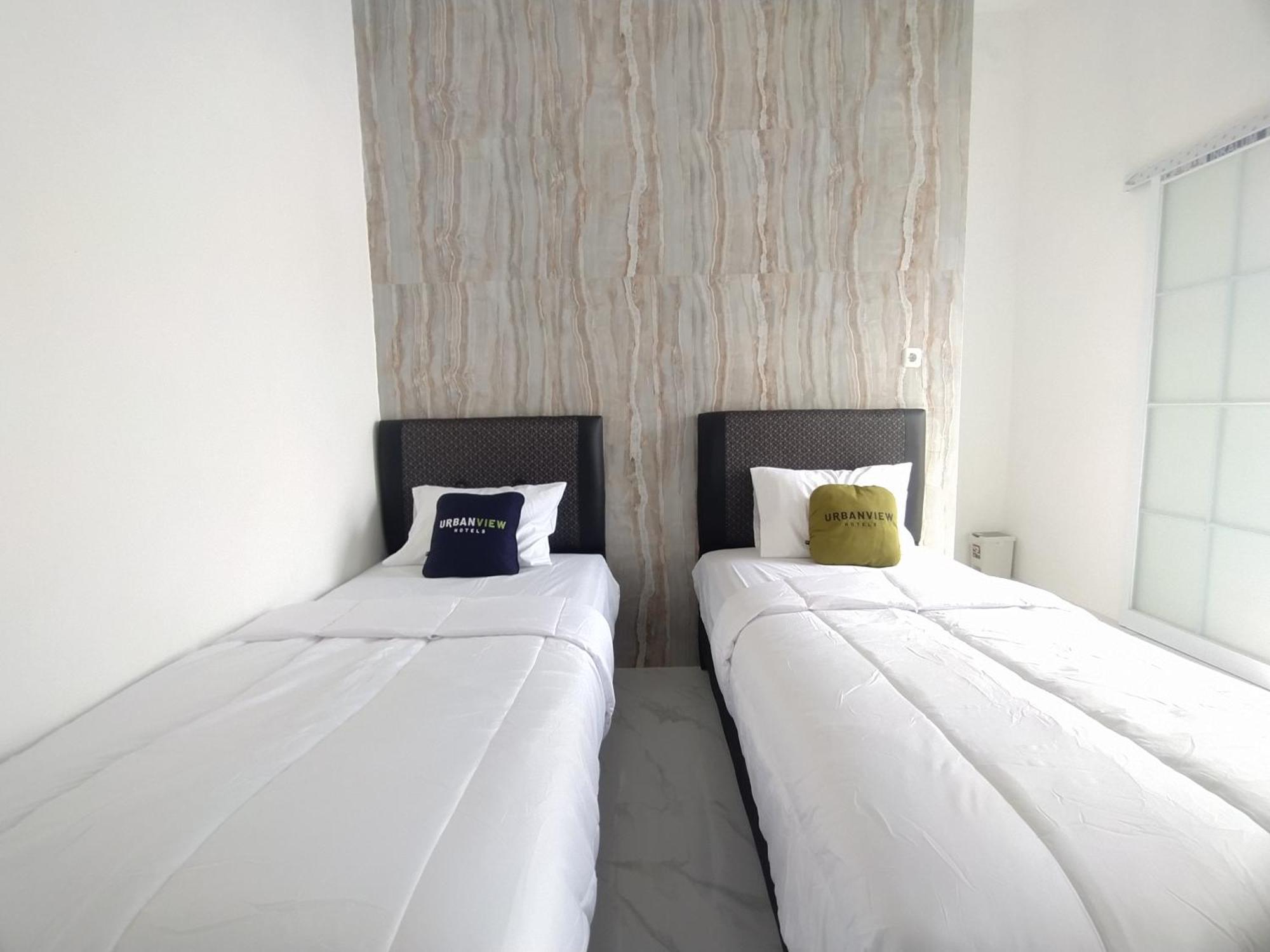 Urbanview Hotel Nimara Ngawi By Reddoorz Eksteriør billede