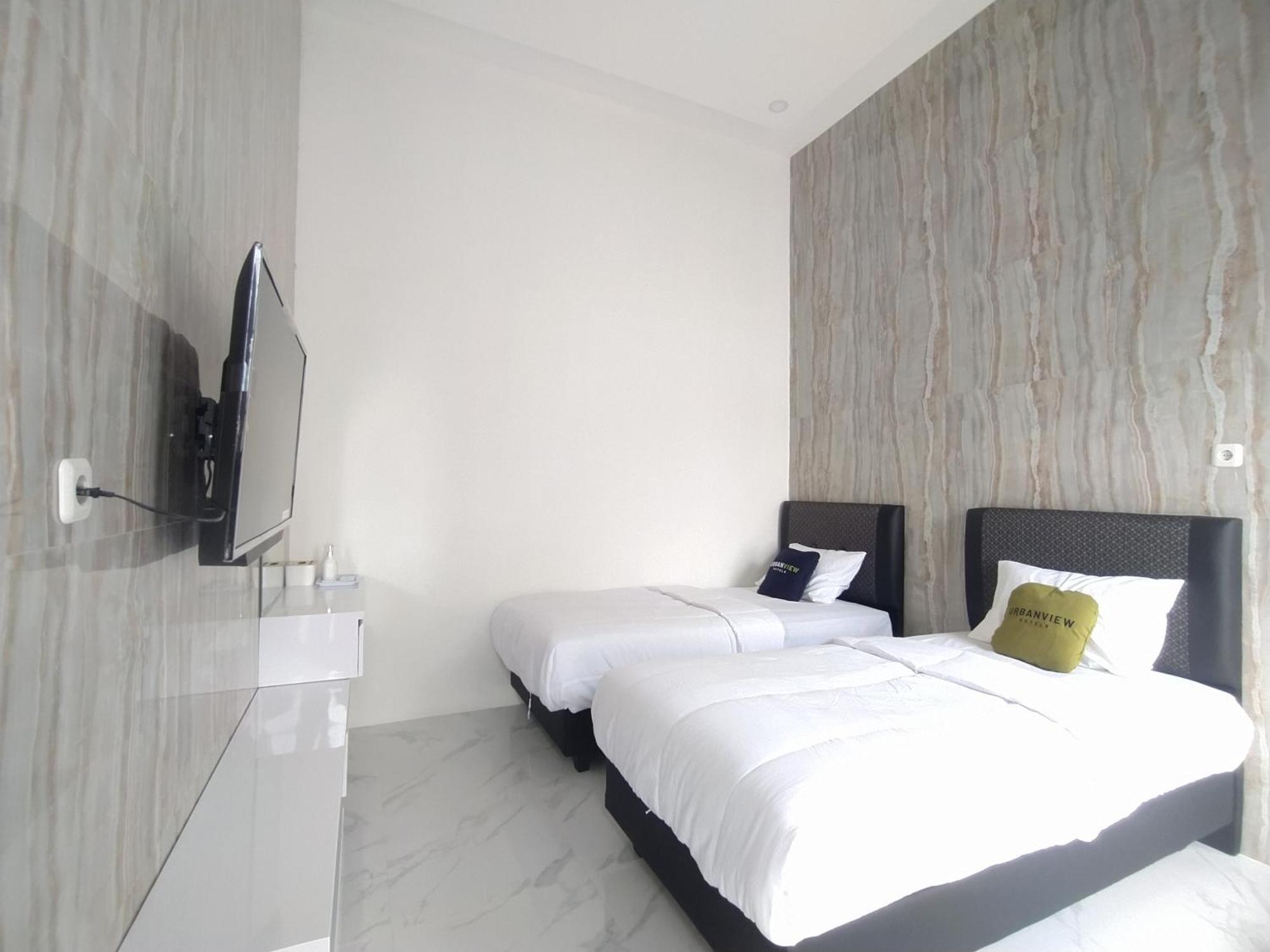 Urbanview Hotel Nimara Ngawi By Reddoorz Eksteriør billede