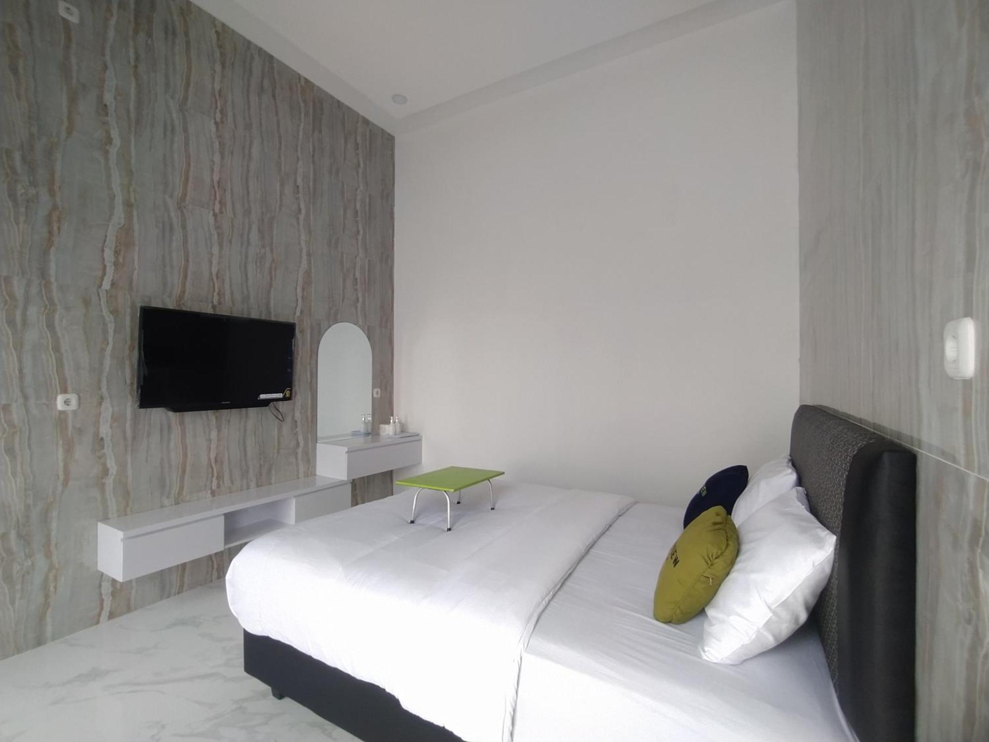 Urbanview Hotel Nimara Ngawi By Reddoorz Eksteriør billede