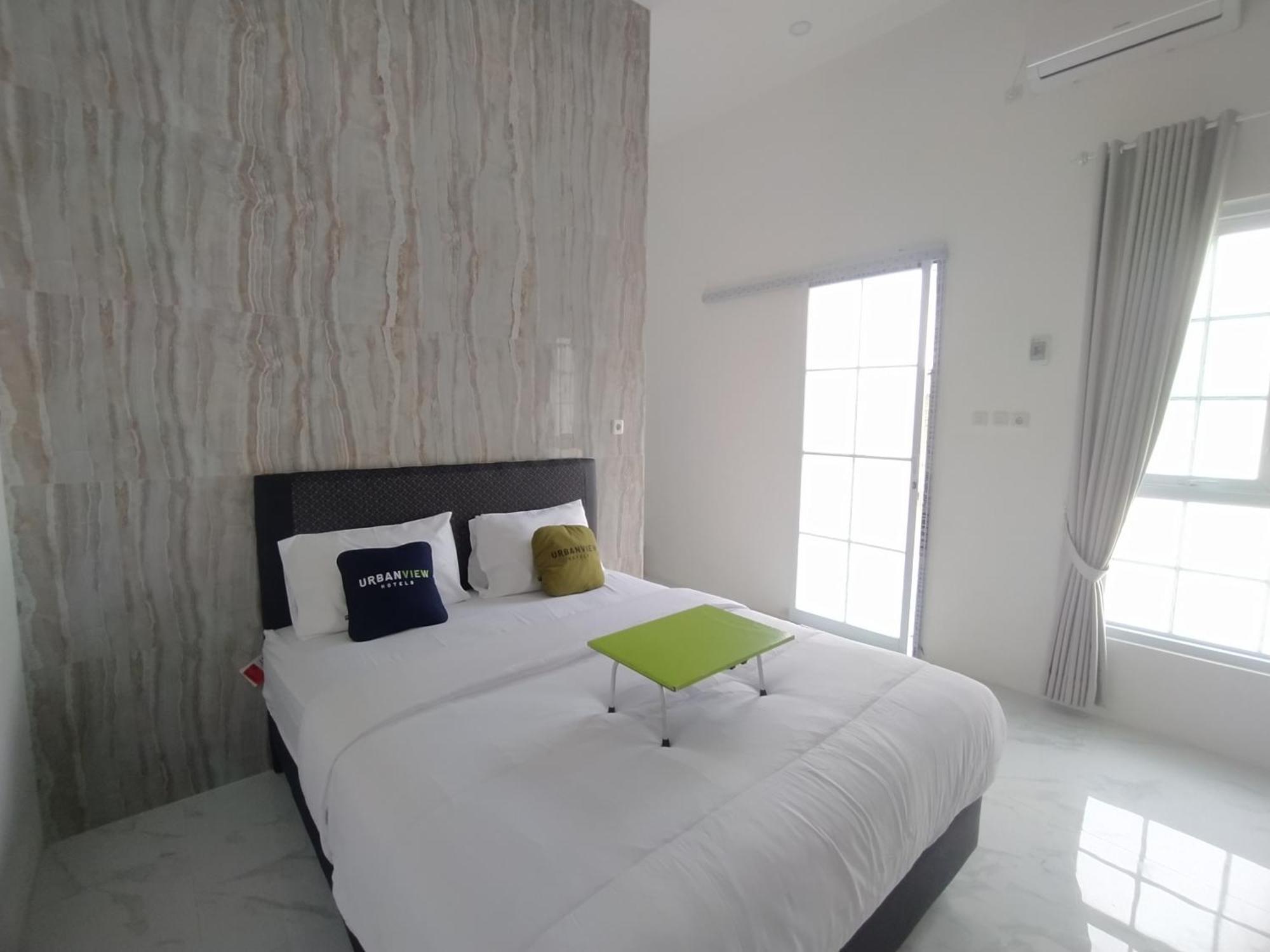 Urbanview Hotel Nimara Ngawi By Reddoorz Eksteriør billede