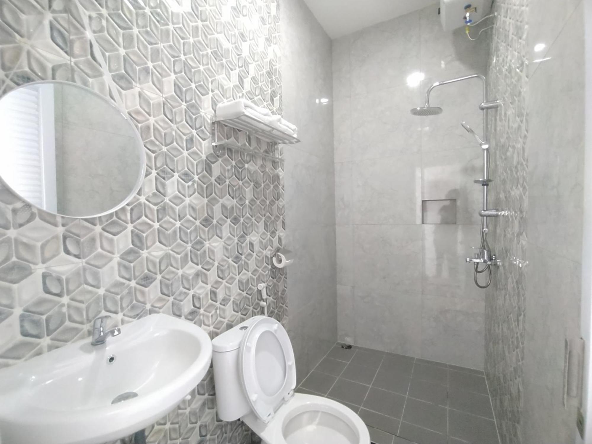 Urbanview Hotel Nimara Ngawi By Reddoorz Eksteriør billede