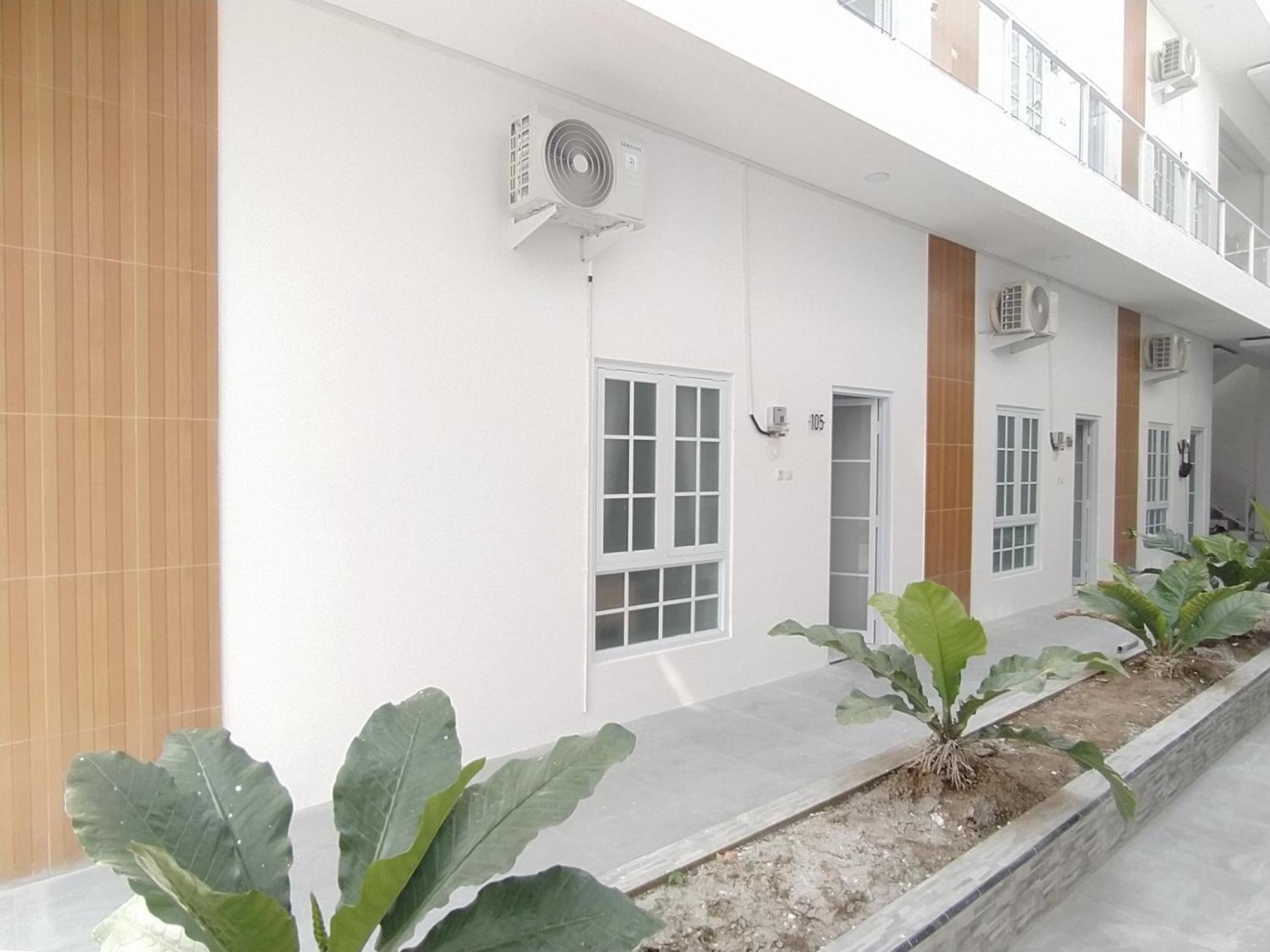 Urbanview Hotel Nimara Ngawi By Reddoorz Eksteriør billede