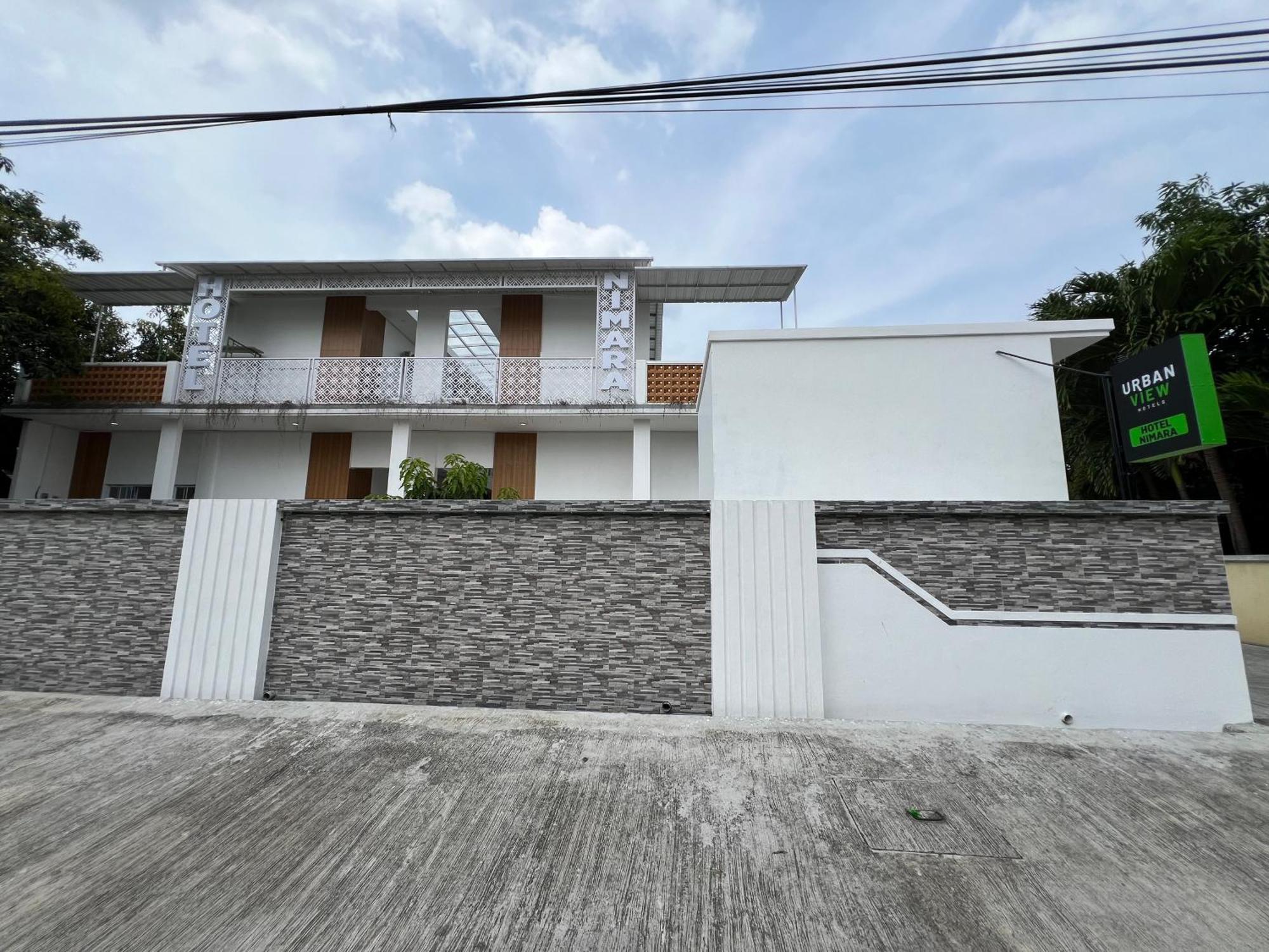 Urbanview Hotel Nimara Ngawi By Reddoorz Eksteriør billede